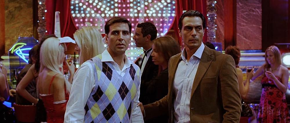 ハウスフル（原題）の画像