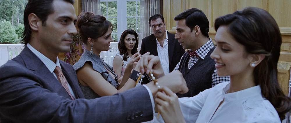 ハウスフル（原題）の画像