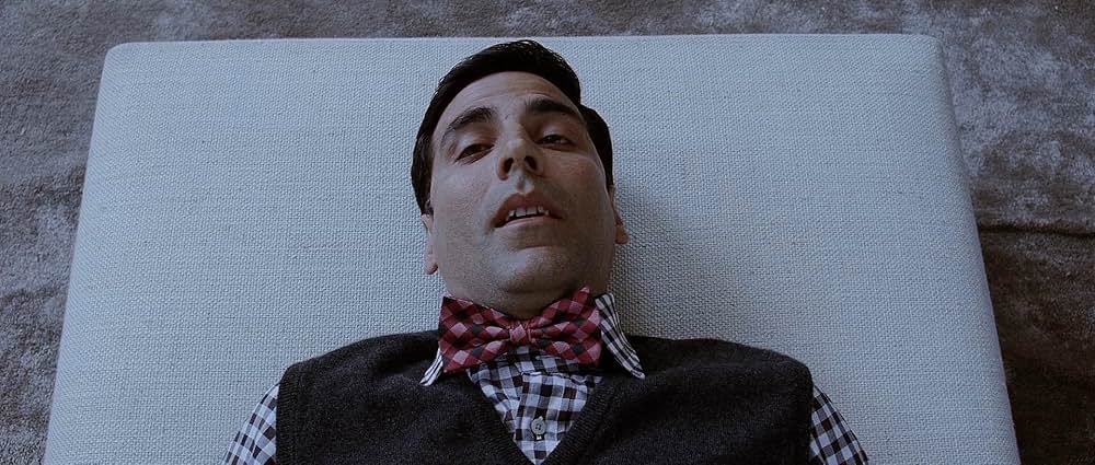 ハウスフル（原題）の画像