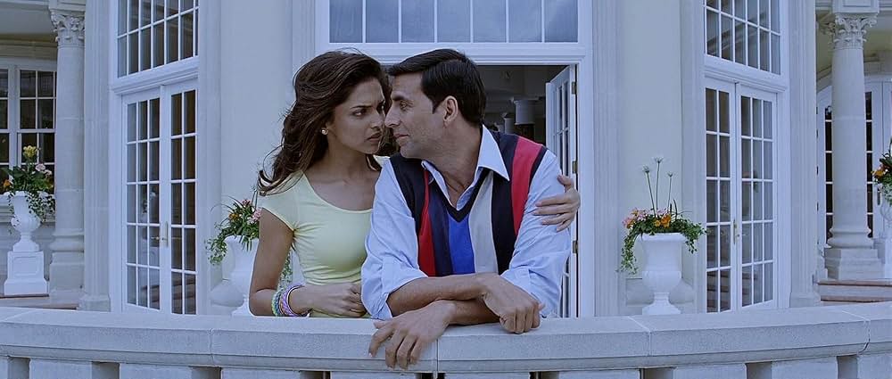 ハウスフル（原題）の画像