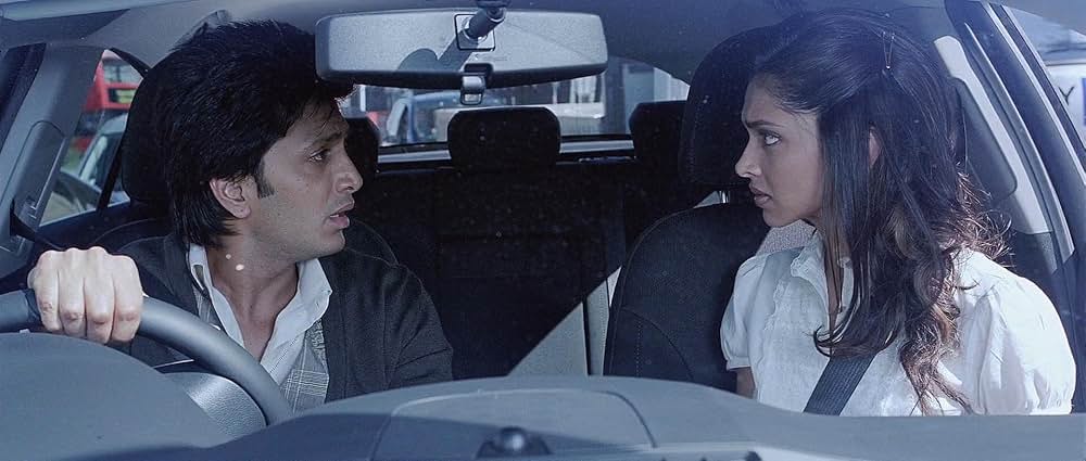 ハウスフル（原題）の画像