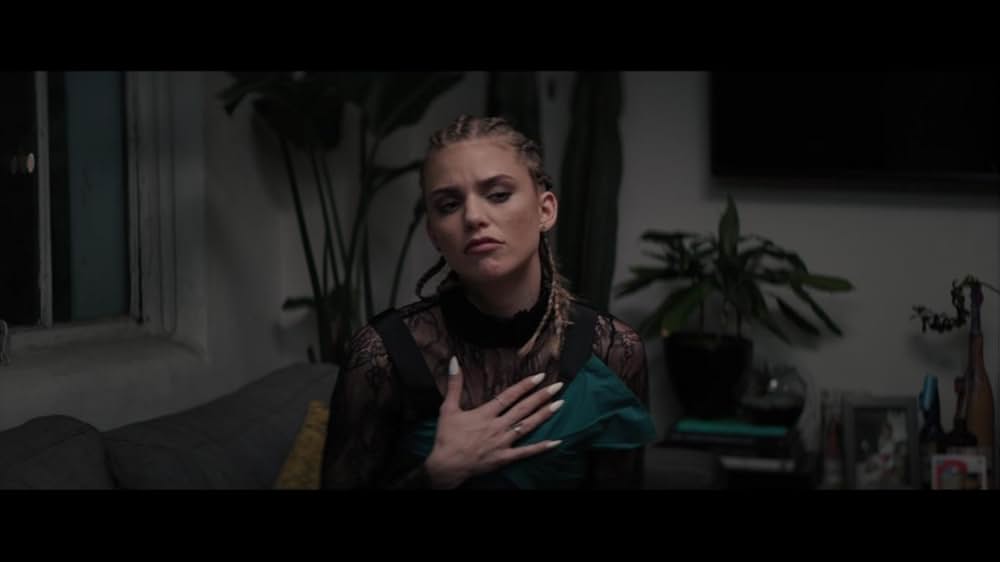 Tone-Deaf（原題）の画像