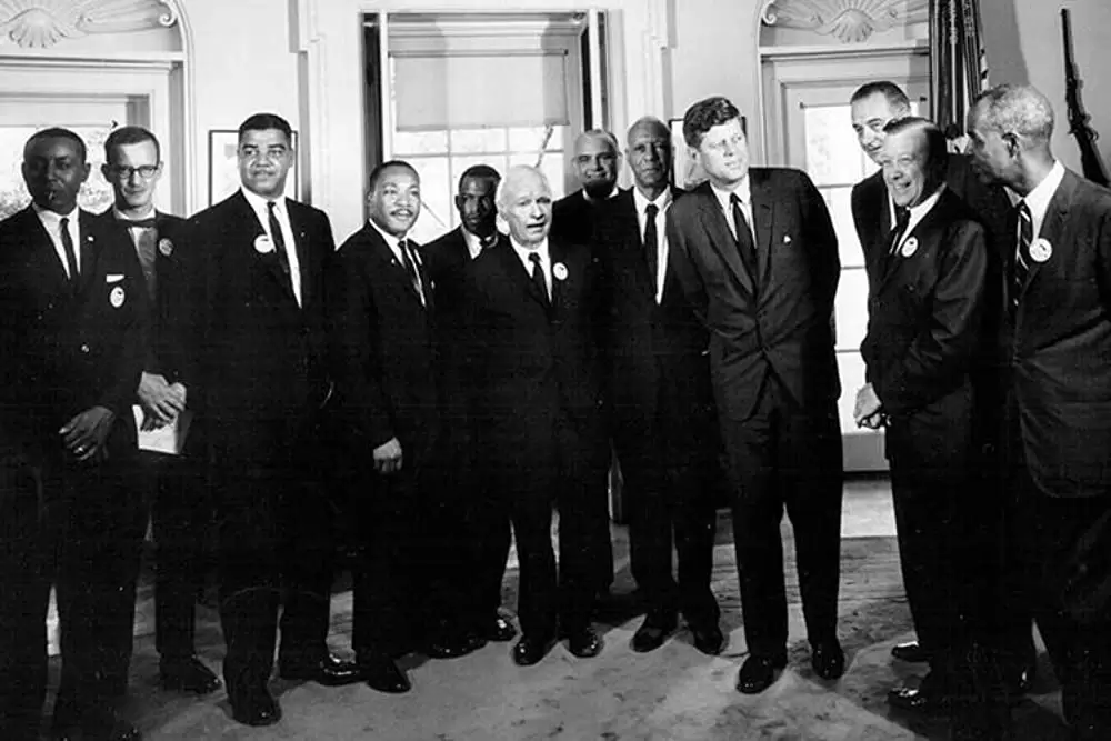 100歳の華麗なる冒険の画像