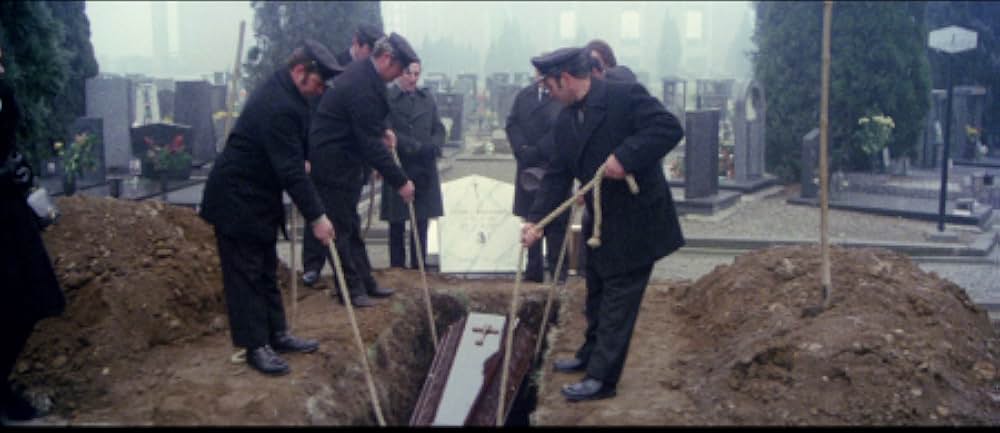 黒い霧の警察の画像