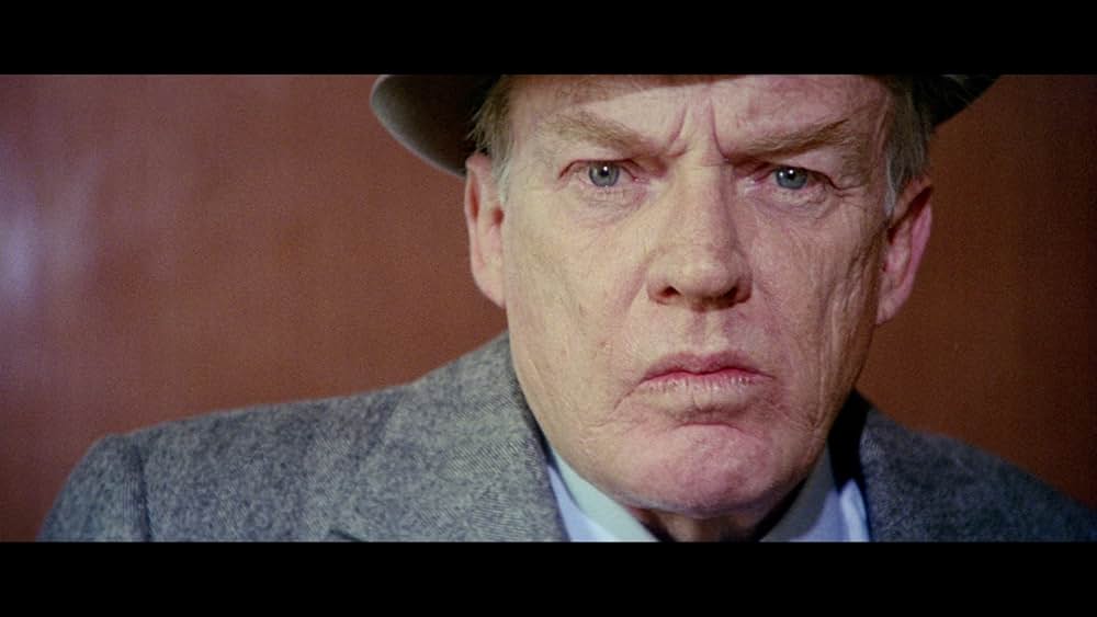 黒い霧の警察の画像