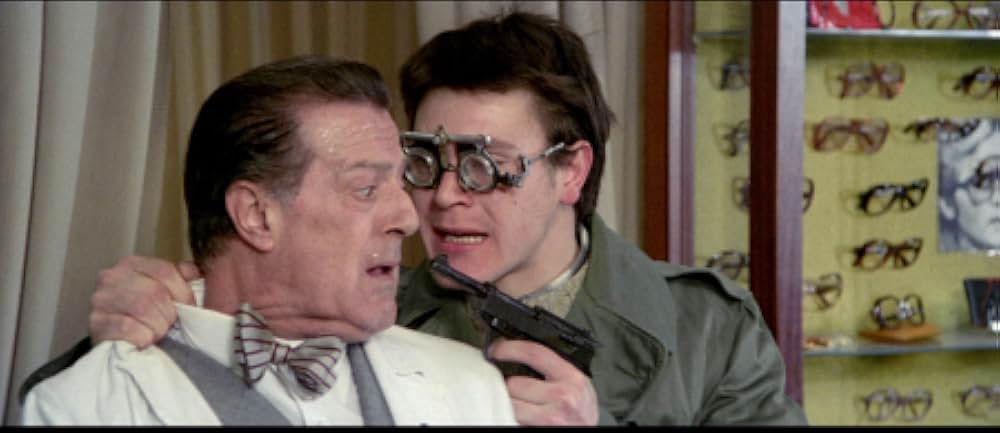 黒い霧の警察の画像