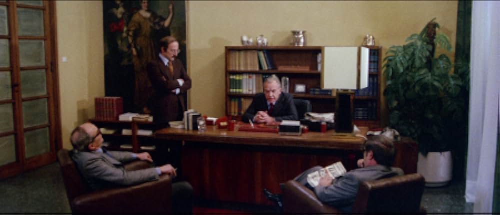 黒い霧の警察の画像