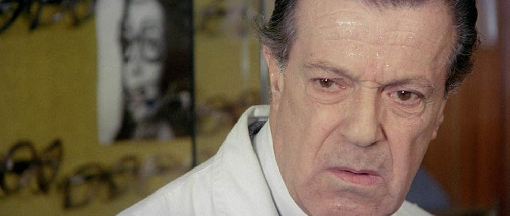 黒い霧の警察の画像