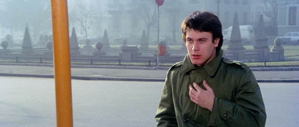 黒い霧の警察の画像