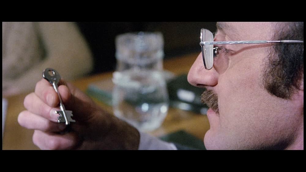 黒い霧の警察の画像