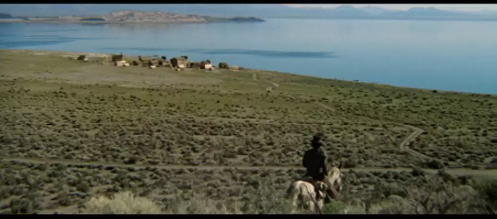 荒野のストレンジャーの画像