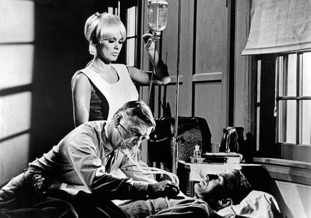 地の果てから来た怪物の画像