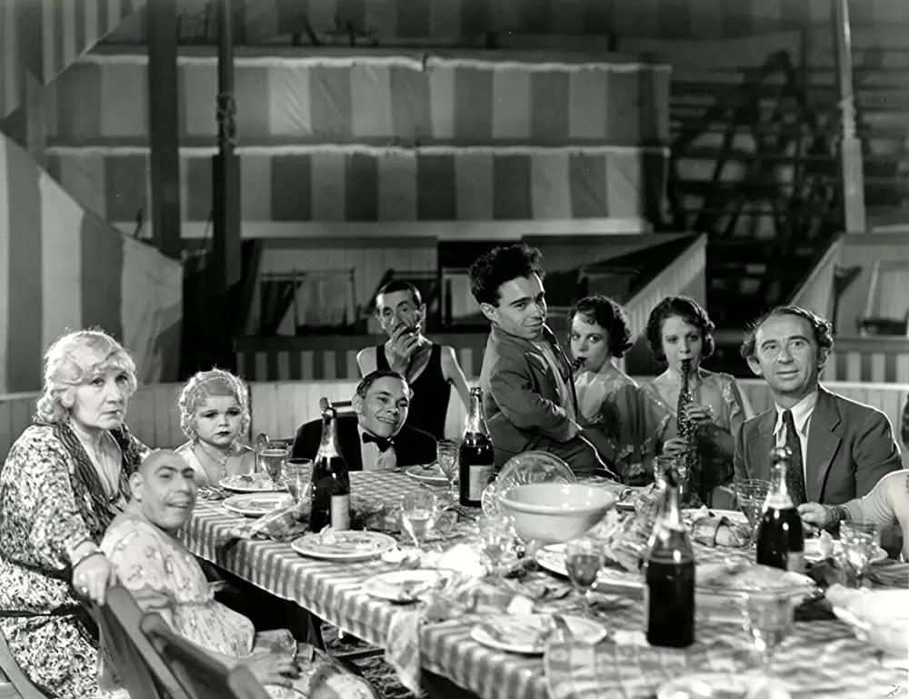 「怪物団 フリークス」ロスコー・エイツ & ローズ・ディオン & Daisy Earles & Johnny Eck & Daisy Hilton & Violet Hilton & Peter Robinson & アンジェロ・ロシットの画像