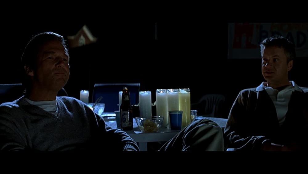 隣人は静かに笑うの画像