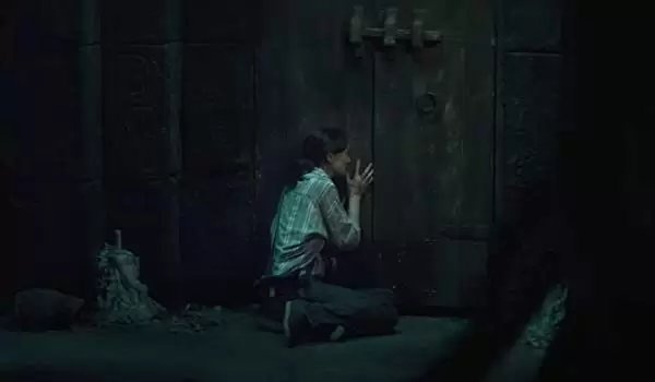 「アザー・サイド 死者の扉」サラ・ウェイン・キャリーズの画像