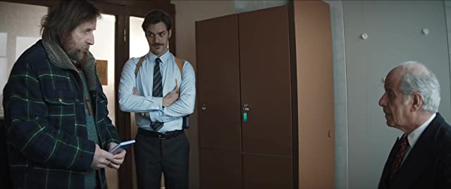 霧の中の少女の画像