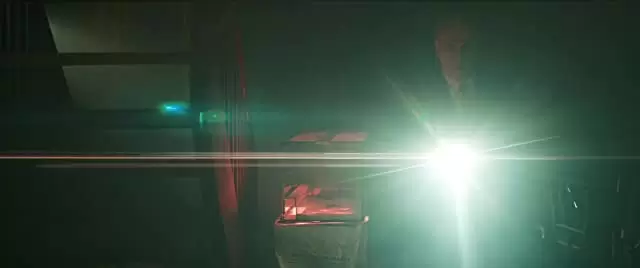 霧の中の少女の画像