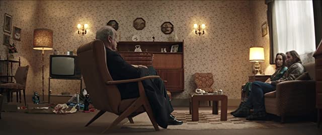 霧の中の少女の画像