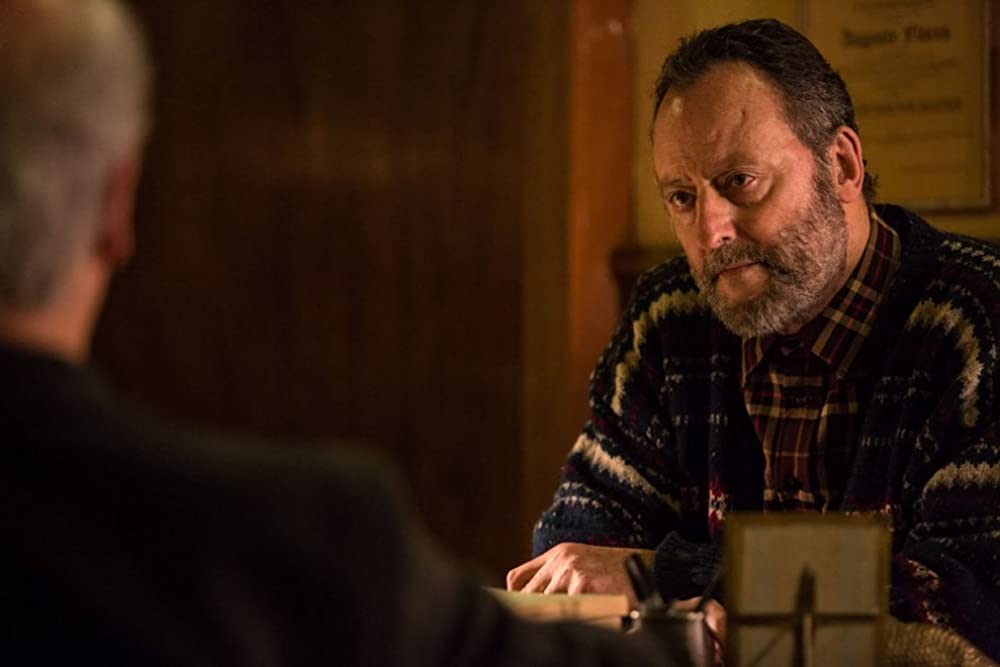 霧の中の少女の画像