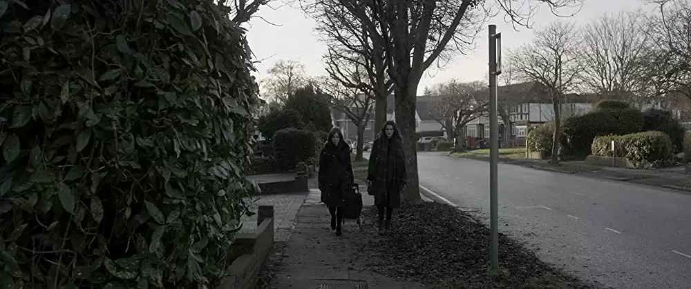 ロニートとエスティ 彼女たちの選択の画像