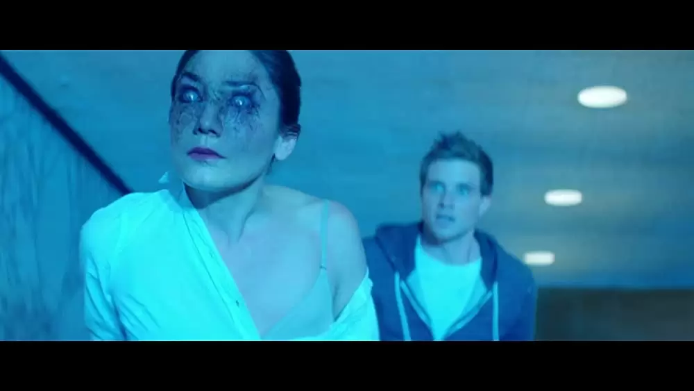 スカイライン-奪還-の画像