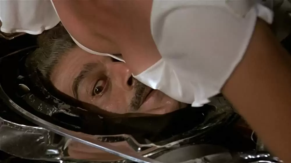 「トップ・シークレット」オマー・シャリフの画像