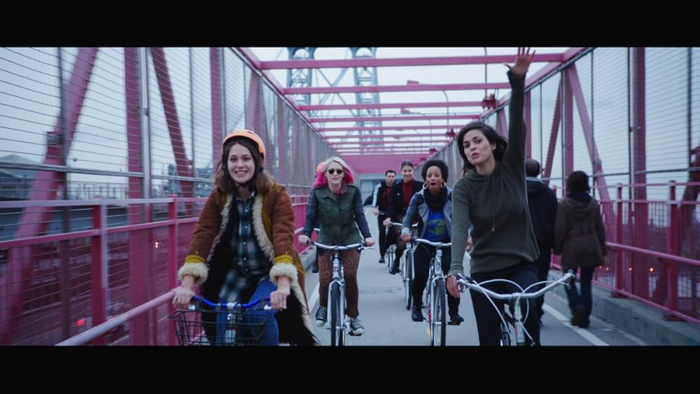 フリー・ザ・ニップル（原題）の画像