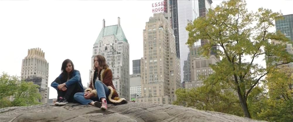 フリー・ザ・ニップル（原題）の画像