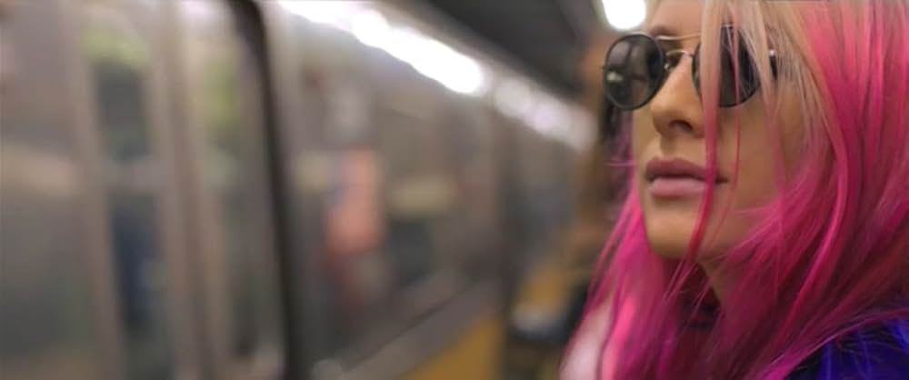 フリー・ザ・ニップル（原題）の画像