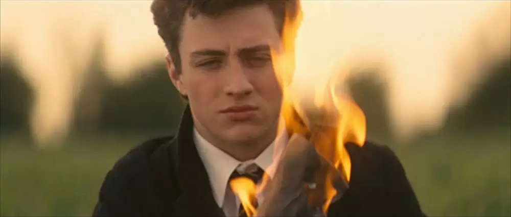 「ノーウェアボーイ ひとりぼっちのあいつ」アーロン・テイラー＝ジョンソンの画像