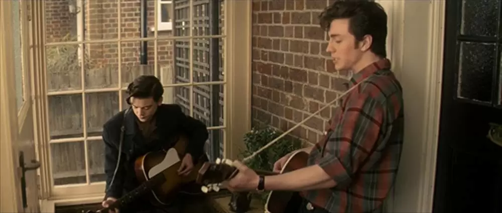 「ノーウェアボーイ ひとりぼっちのあいつ」トーマス・ブロディ＝サングスター & アーロン・テイラー＝ジョンソンの画像