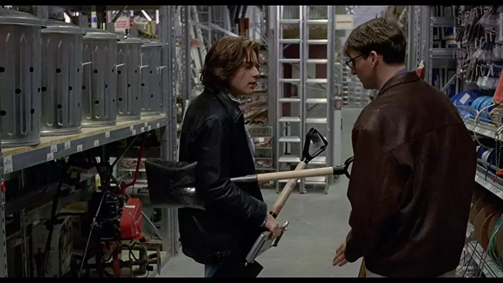 シャロウ・グレイブの画像