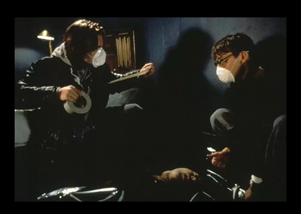 シャロウ・グレイブの画像