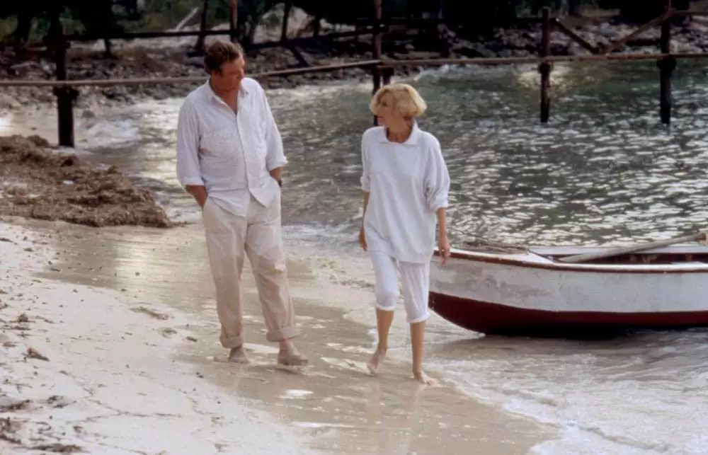 「ジョーズ'87／復讐篇」マイケル・ケイン & ロレイン・ゲイリーの画像