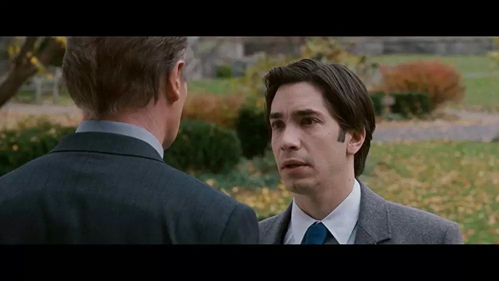 「アフターライフ」リーアム・ニーソン & ジャスティン・ロングの画像