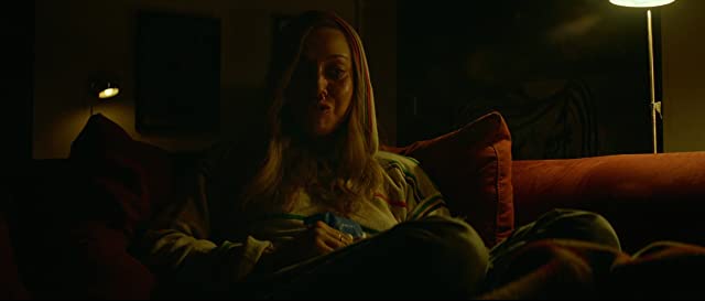 イングリッド ネットストーカーの女の画像