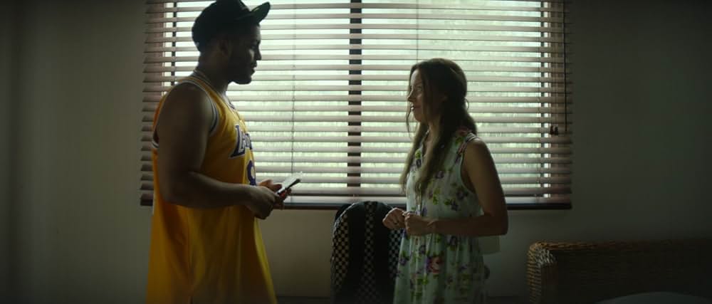 イングリッド ネットストーカーの女の画像