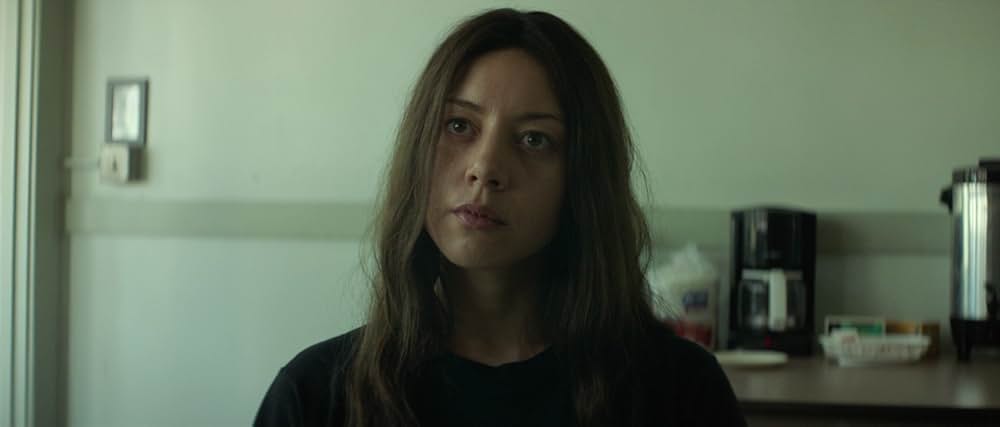 イングリッド ネットストーカーの女の画像