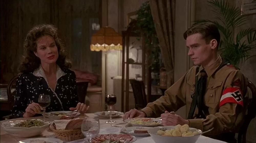 「スウィング・キッズ」ロバート・ショーン・レナード & バーバラ・ハーシーの画像