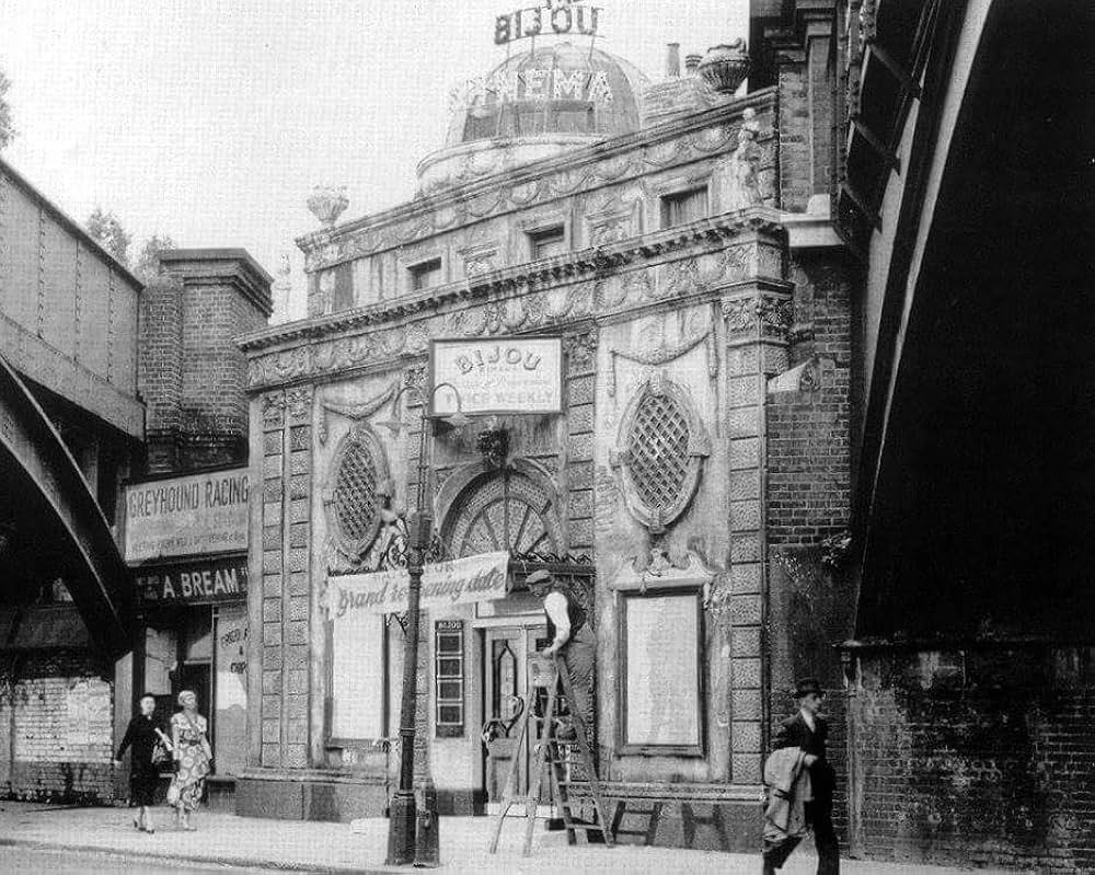 ピーター・セラーズの地上最小のショウの画像