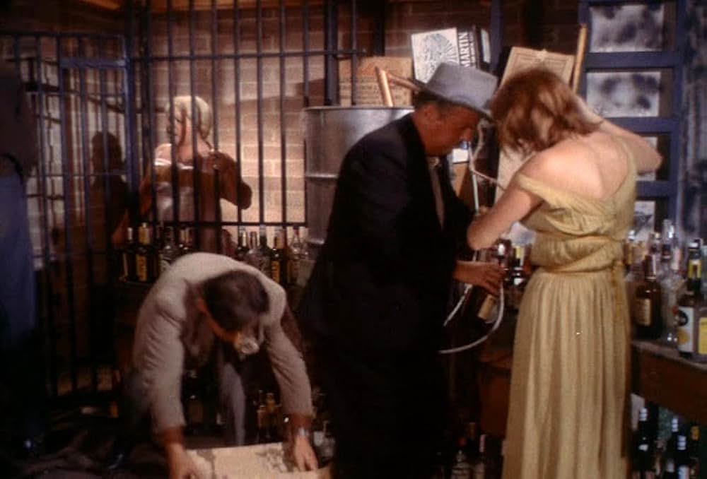 House on Bare Mountain（原題）の画像