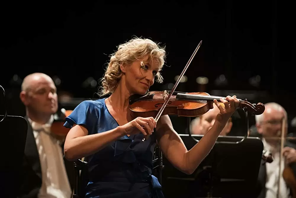 「パリ、嘘つきな恋」アレクサンドラ・ラミーの画像