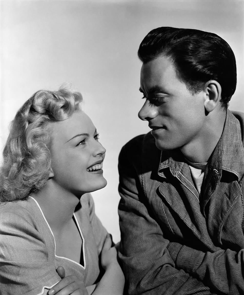 小さな漂流船の画像