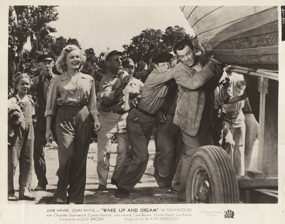 小さな漂流船の画像