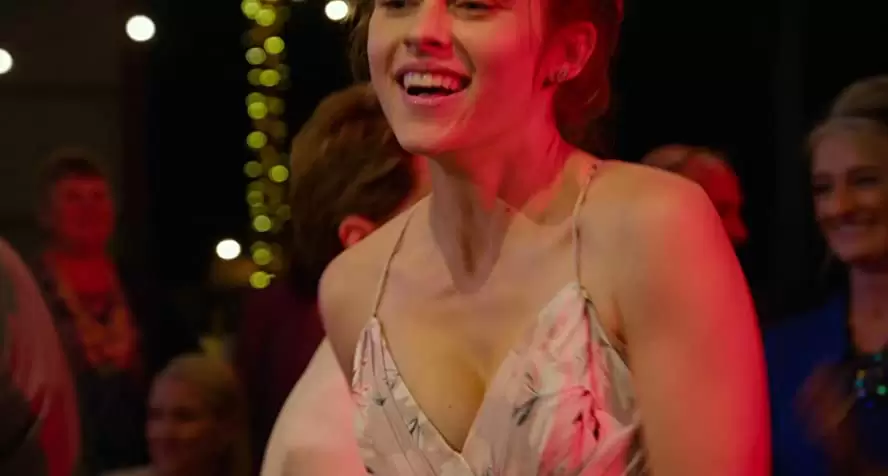 「ライド・ライク・ア・ガール」テリーサ・パーマーの画像