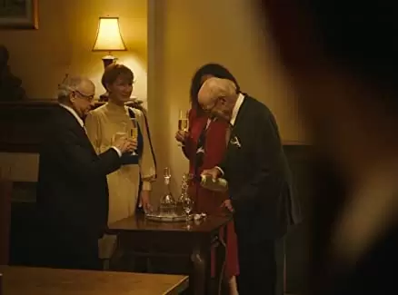 まったく同じ3人の他人/同じ遺伝子の3人の他人の画像