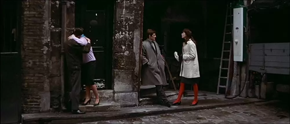 女は女であるの画像