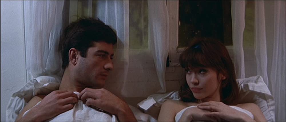 女は女であるの画像