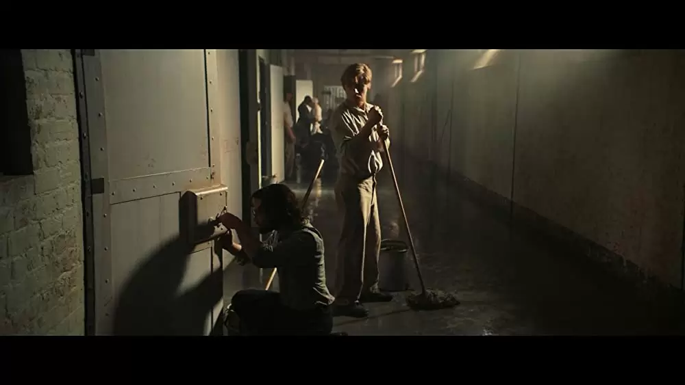 「プリズン・エスケープ 脱出への10の鍵」ダニエル・ラドクリフ & ダニエル・ウェバーの画像