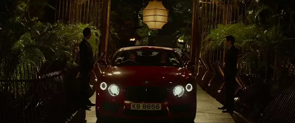 キアヌ・リーブス ファイティング・タイガーの画像